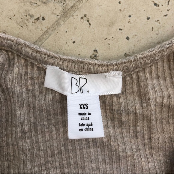 Lace Up Ribbed Tank - Picture 9 of 11